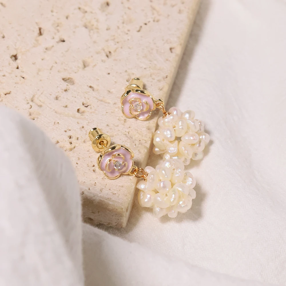 Natural Freshwater Pearl Flower Ball Flower Earrings Korean Style Women Luxury Jewelry Fashion Ladies and Girls Gift GE1575