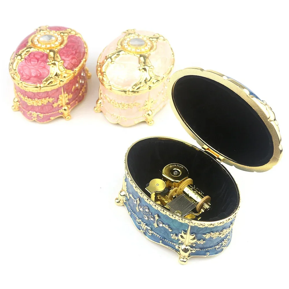 Оптовая продажа, тисненая металлическая музыкальная шкатулка из цинкового сплава, заводное движение, бутик подарков на Рождество, День святого Валентина