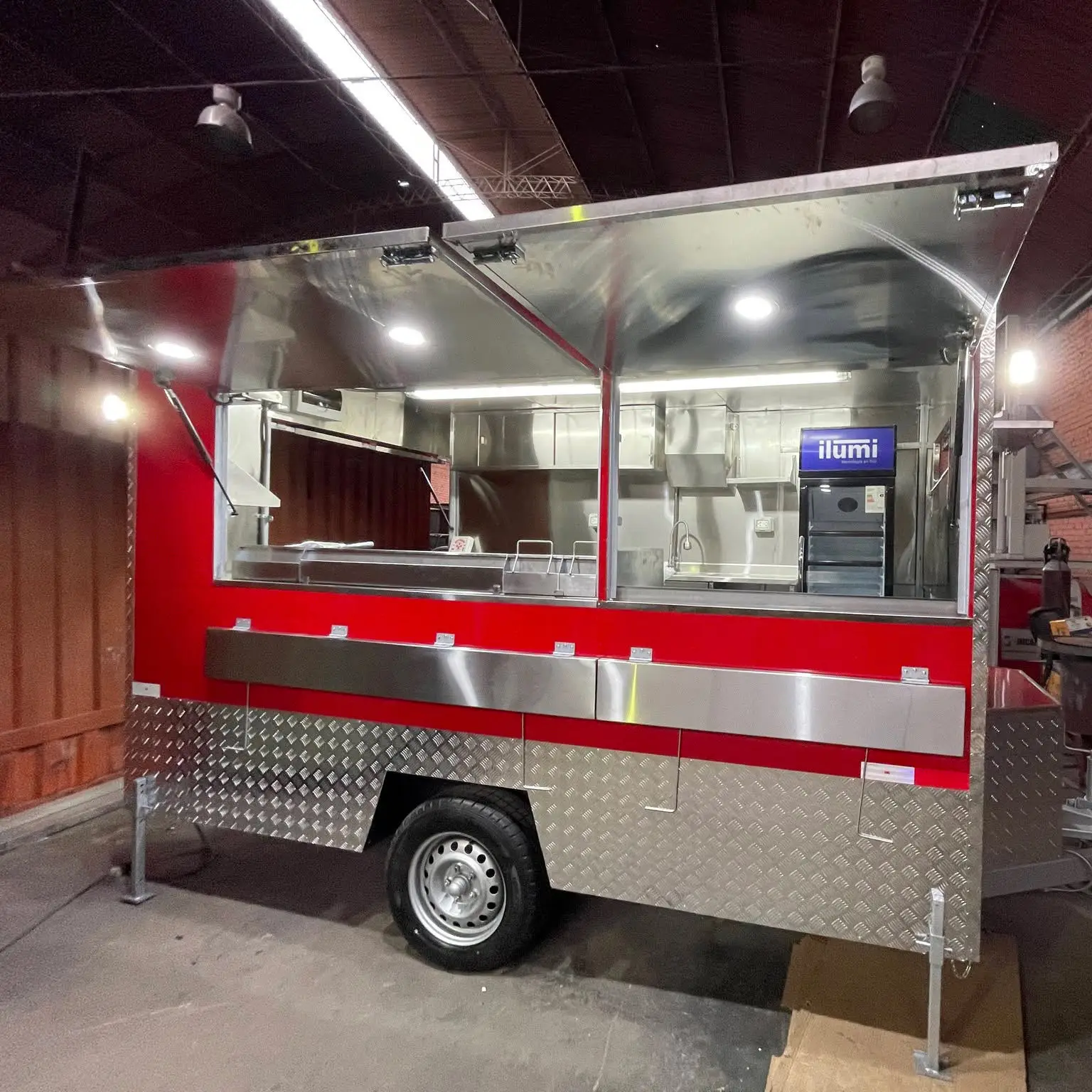 Mobile Hot Dog Trailer Crepe Cart with Multiple Serving Window Fully Equipped Food Truck for Ice Cream Waffle Street Business
