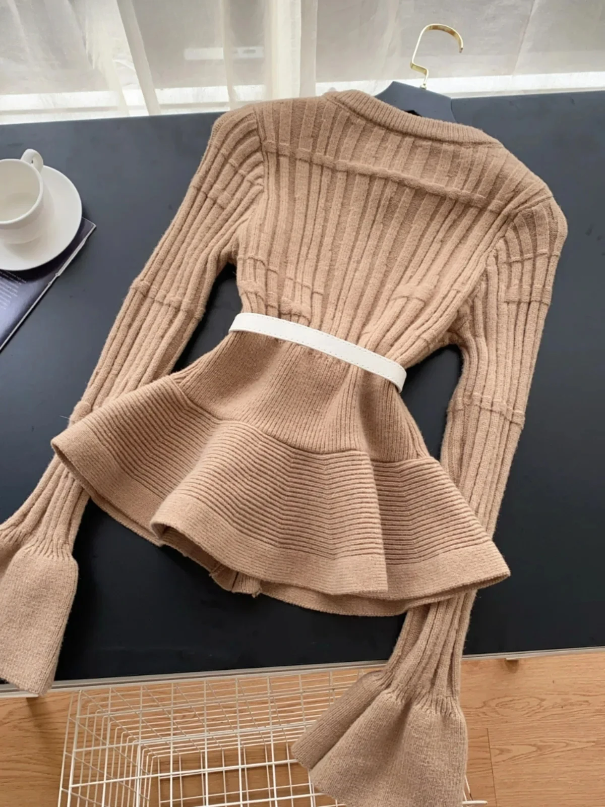 KUSAHIKI Fashion Knitted Shirt for Women Flare Sleeves Elegant Round Neck Slim Waist Sweater Top