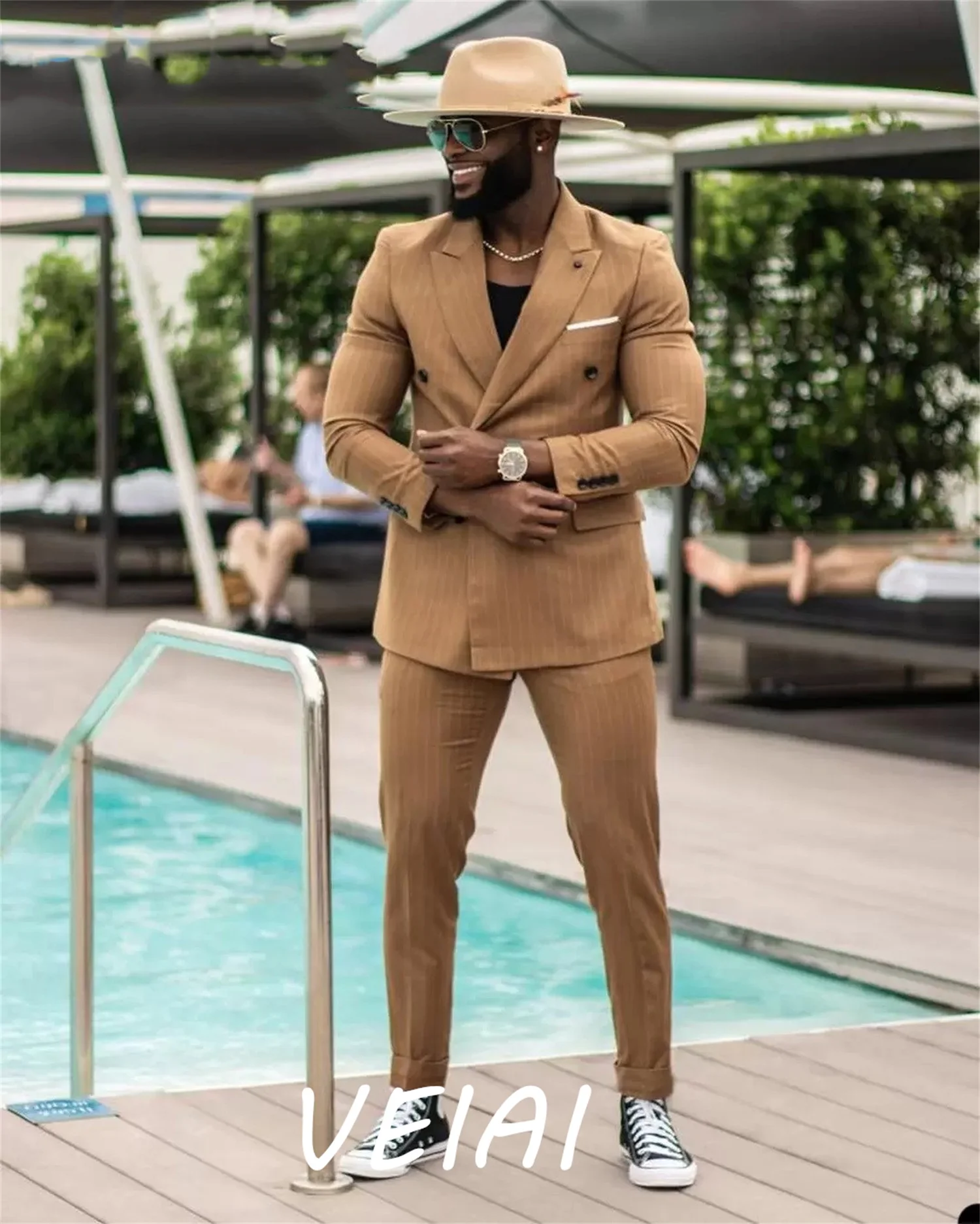 

CustomizedKhaki Pinstripe Men Suits Peaked Lapel Double Breasted Blazer Sets Mens Travel Business Suit Costume Homme 2 Piece Tux