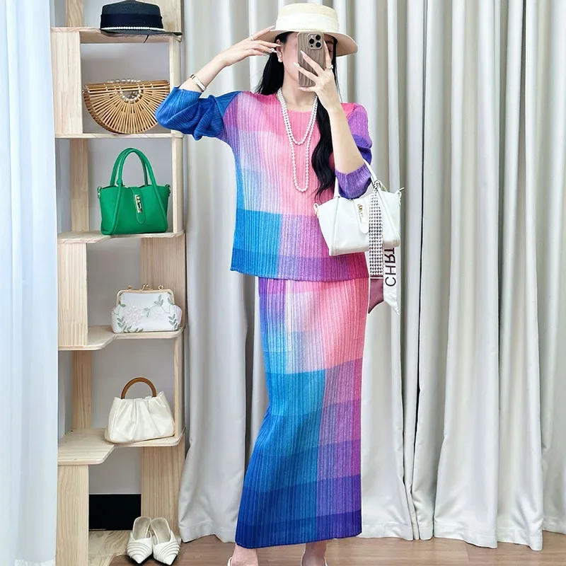 

Miyake Style Pleated Skirt Suit for Women 2025 New Round Neck Long-sleeved Top + Straight Skirt Printed Two-piece Set
