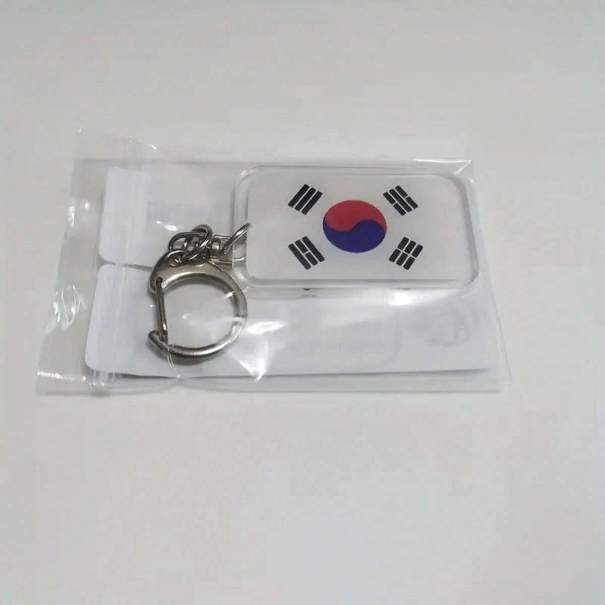 Acryl-Schlüsselanhänger mit südkoreanischer Flagge. Perfekt für Schlüssel, Taschen und Autozubehör. Niedlich, Gothic Y2K-Stil. Ideales kleines Geschenk. – Detail 8