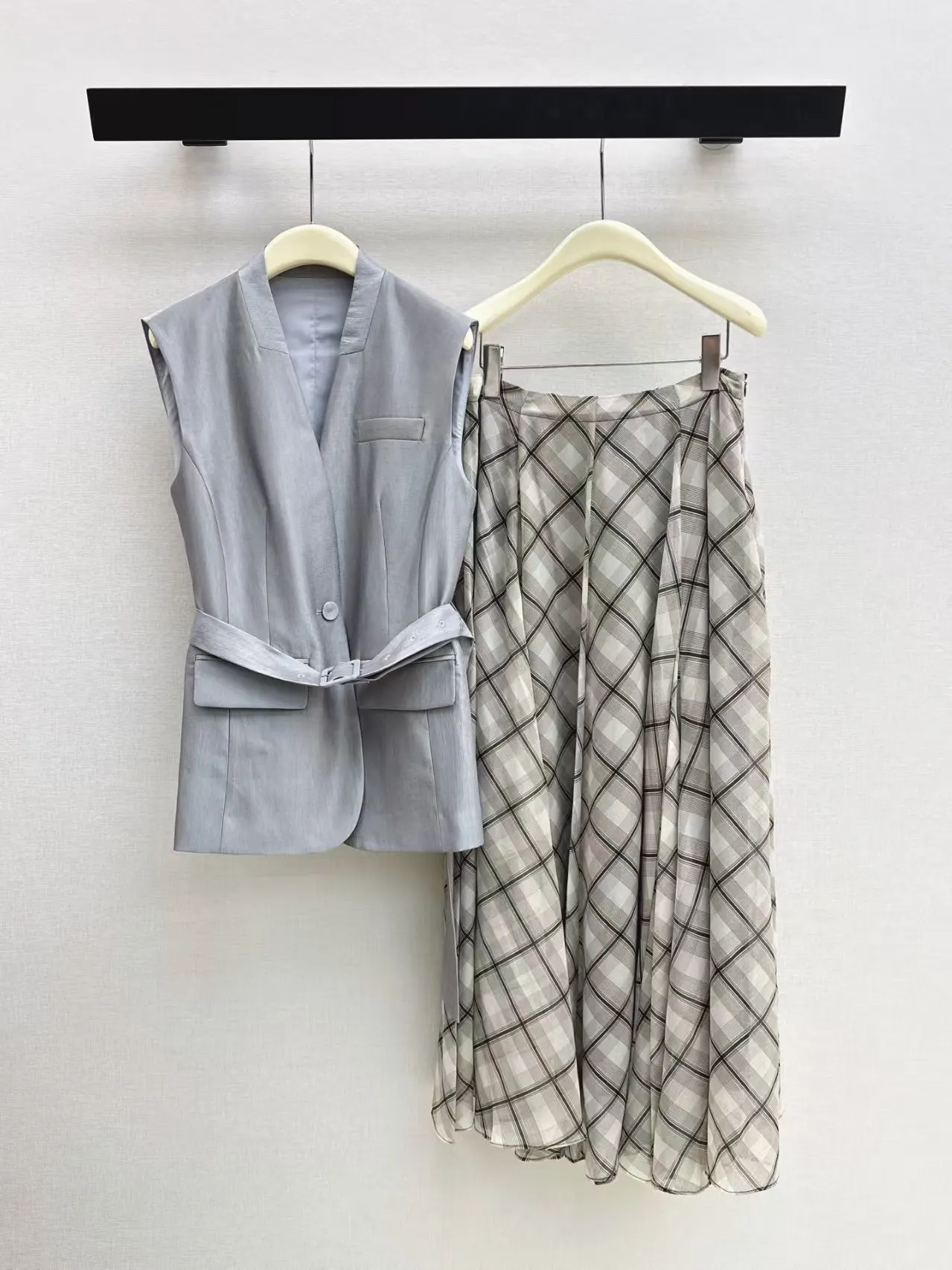

High quality summer new product vest plaid skirt set, versatile temperament set