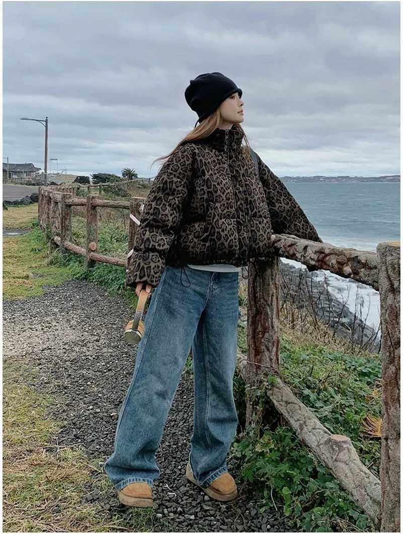Leopard print down cotton jacket short style 2026 new winter fashion loose and thick stand up collar bread jacket