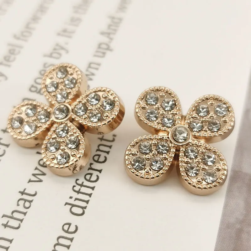 

5pcs 18mm 23mm Flower Shaped Metal Buttons for Clothing Coats Sewing Accessories DIY Blazer Buttons Fashion Rhinestone Buckle