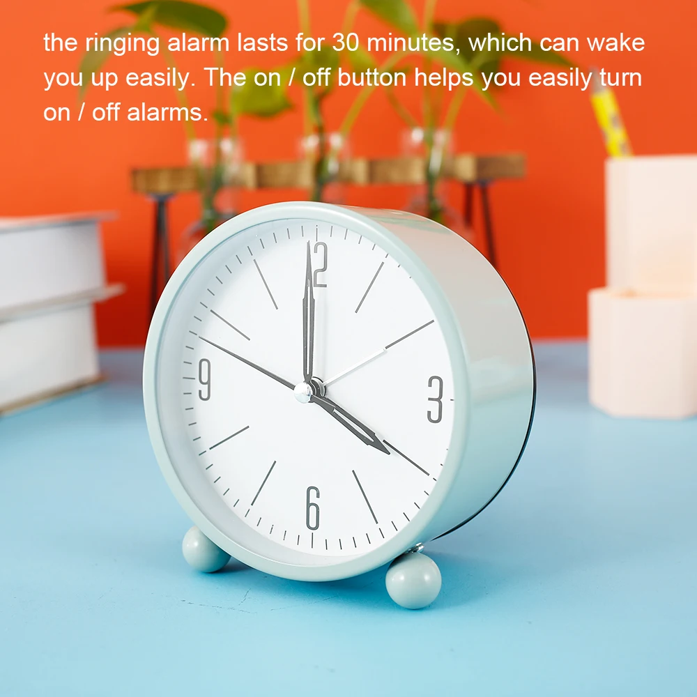 Silent Alarm Clock with Night Light Scanning Analog Desk Bedside Alarm Clock Metal Silent Battery Powered Desk Bedside Table