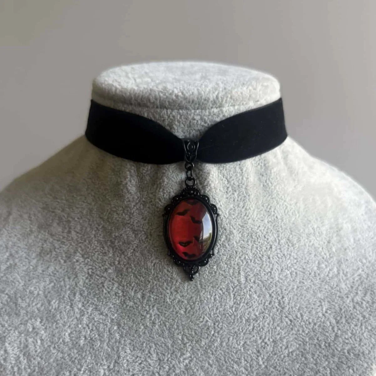 

New Pendant Original Gothic Punk Bat Glass Pendant Black Velvet Strap Dark Classical Necklace Jewelry