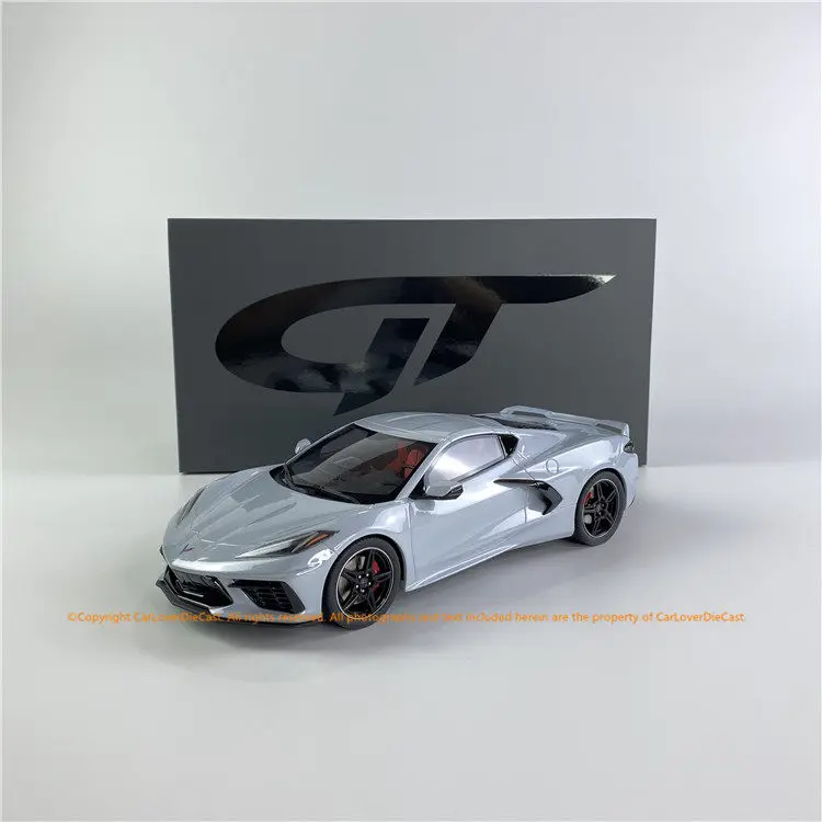 Modelo de Auto de Resina GT Spirit a Escala 1:18 del CHEVROLET CORVETTE C8 2020