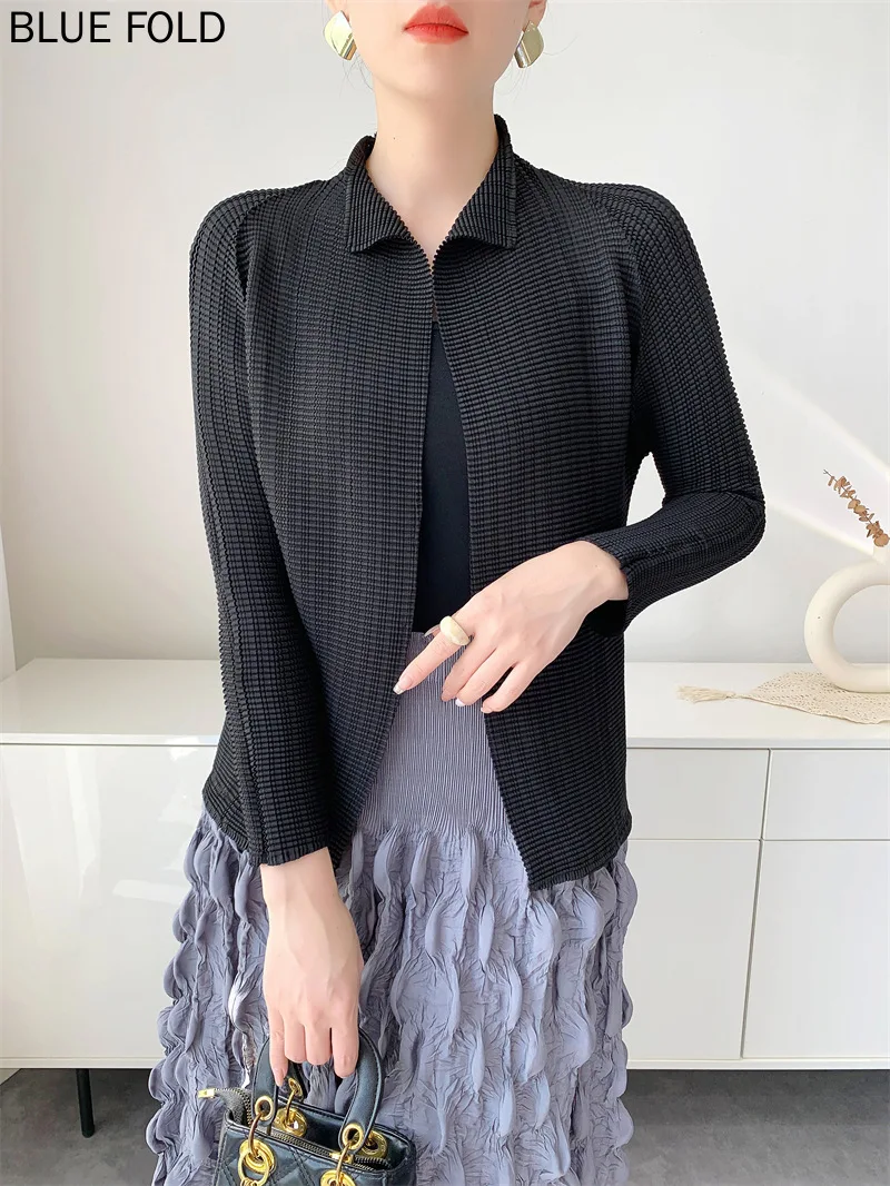 Miyake High-End-Plissee-Oberjacke für den Frühherbst 2025, super dehnbar, fließender Maiskern-Cardigan für Damen