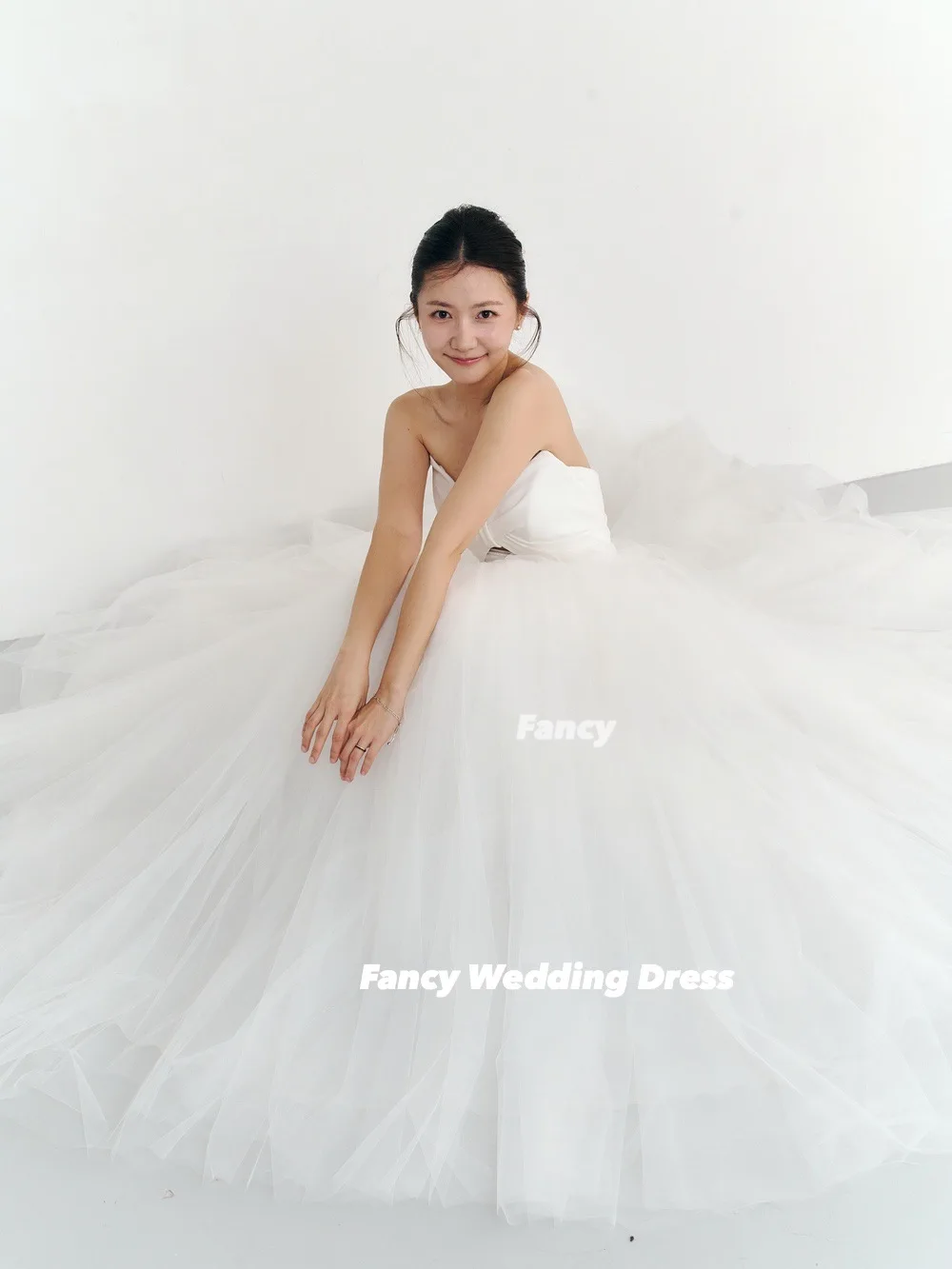 Fancy Simple Strapless A Line Wedding Dresses Korea Photo shoot Satin Top Tulle Skirt Bridal Gowns Corset Customized