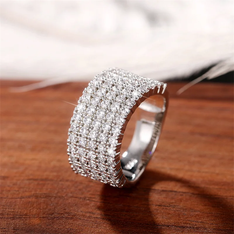 Huitan Dazzling Half Circle Paved CZ Rings for Women Fashion Luxury Wedding Bands Rings Simple Versatile Lady\'s Jewelry Party