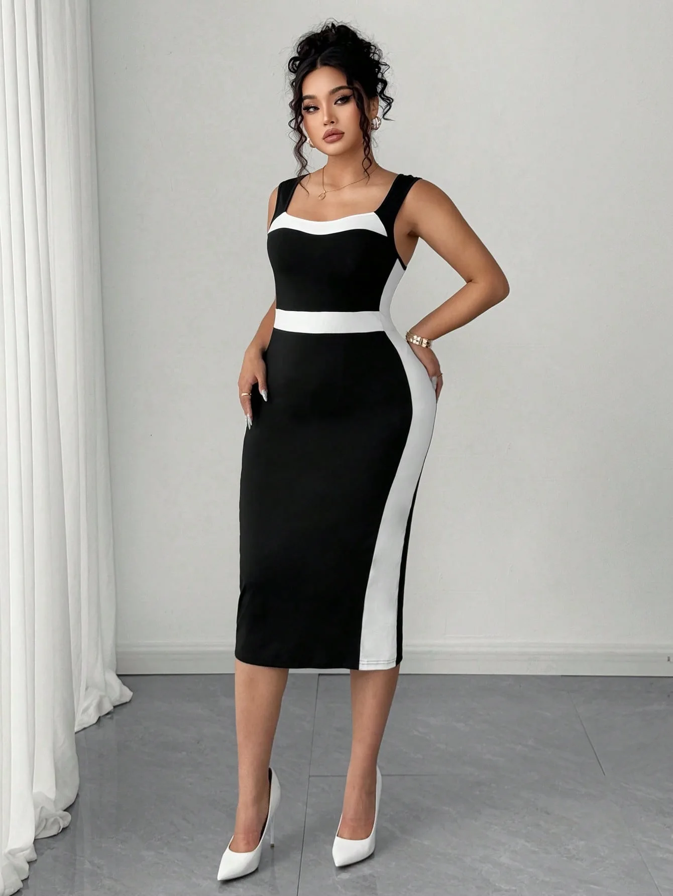 Elegancka sukienka w stylu intelektualnym dla kobiet plus size, nowa letnia francuska sukienka z kontrastowymi elementami, średniej długości, streetwearowa, biała sukienka.
