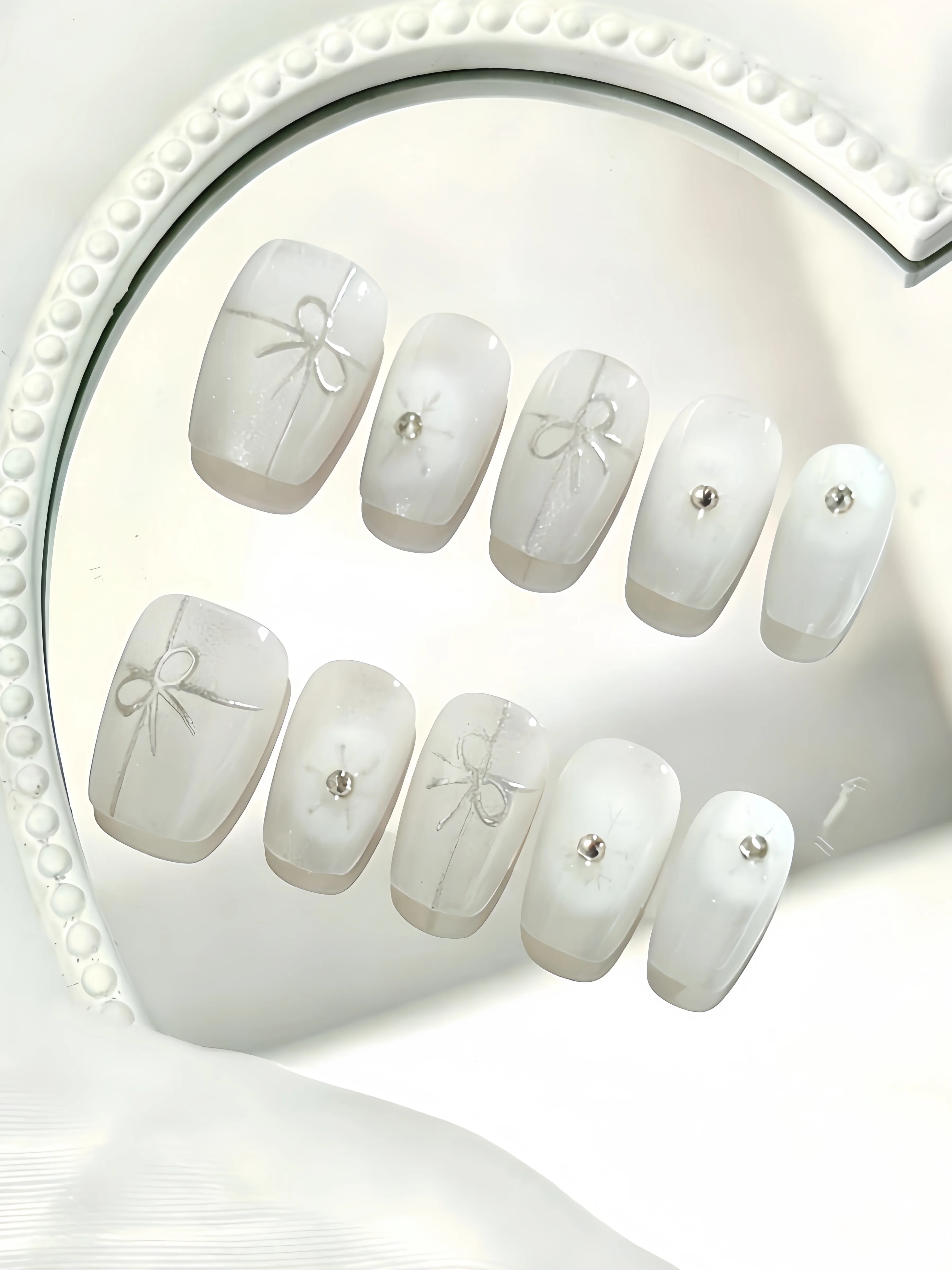 Nail Art Glitter - 10 Pieces of Short Square-Shaped Wearable