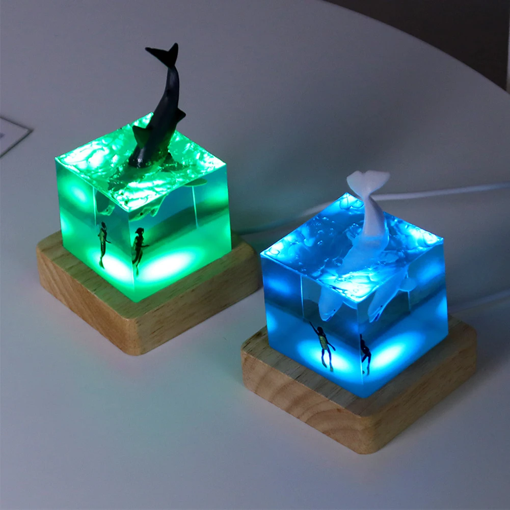 Marine Whale Cube Ornament Ocean Shark Diver Decoration Whale Epoxy Resin Desktop Lamp Luminous Toy LED Night Light Home