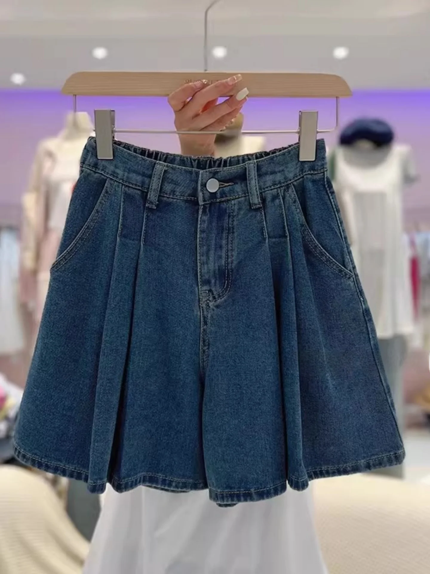 

High Waist A-Line Wide Leg Elastic Waist Pleated Denim Shorts Women's Flattering Hip Covering Folded Skirt Pants Summer Trendy