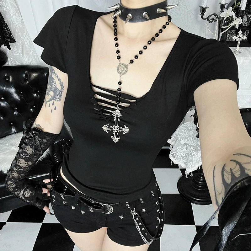 Black Short Sleeve Slim T-shirts Mall Gothic V-neck Crop Tops Women Punk Fashion Pullover Casual T-shirt Alt Teachwear