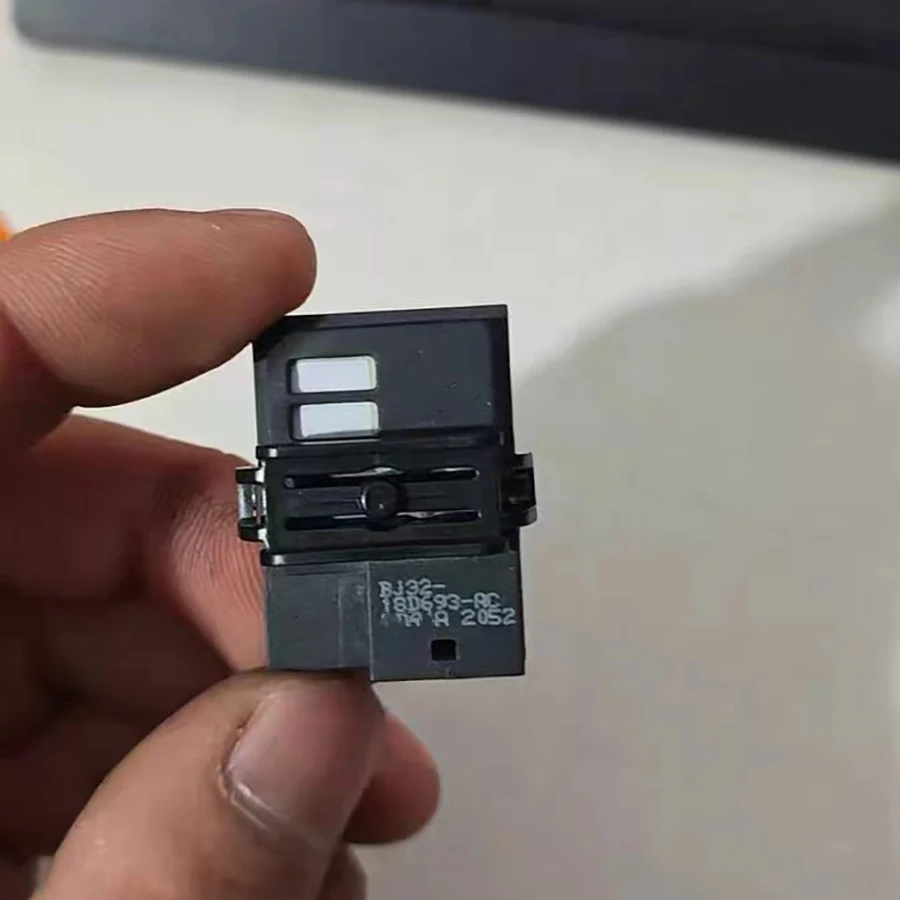 Car Climate Control System Humidity Sensor LR025888/LR058011 C2D21168 JDE35470 For Land Rover Range Rover Executive Evoque Sport