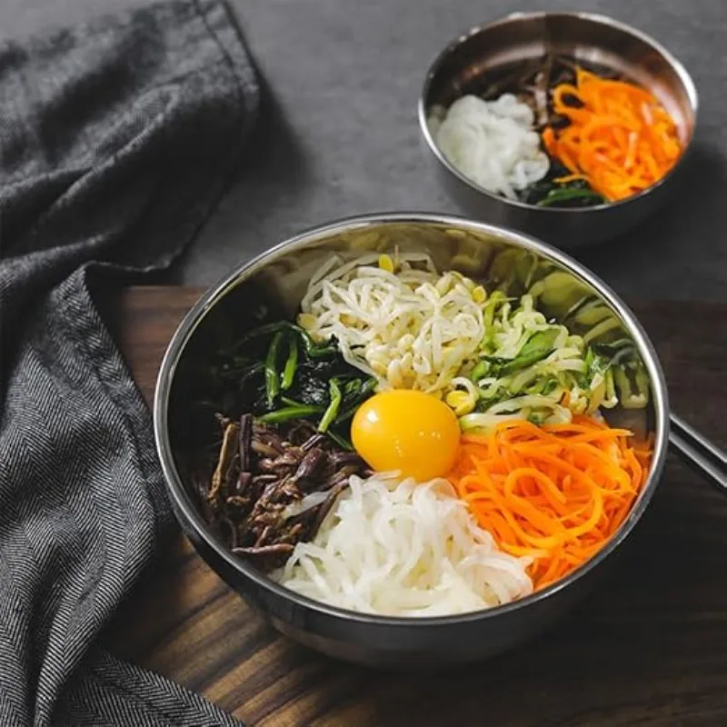 Heat-Resistant Stainless Steel Large Bowl Versatile in Use Highly Suitable for Holding Hot Soups Grains Rice Noodles and Salads