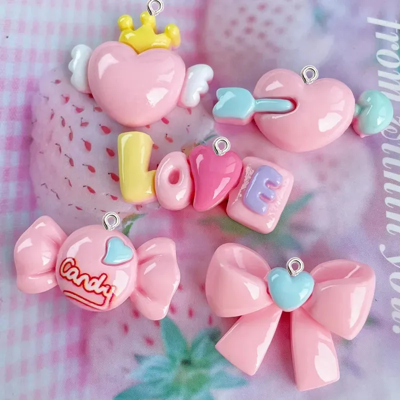 10 sztuk Kawaii uroczy różowy miłość serce wisiorek z żywicy kolczyki DIY naszyjnik bransoletka z wisiorkami brelok dekoracja płaski tył żywicy