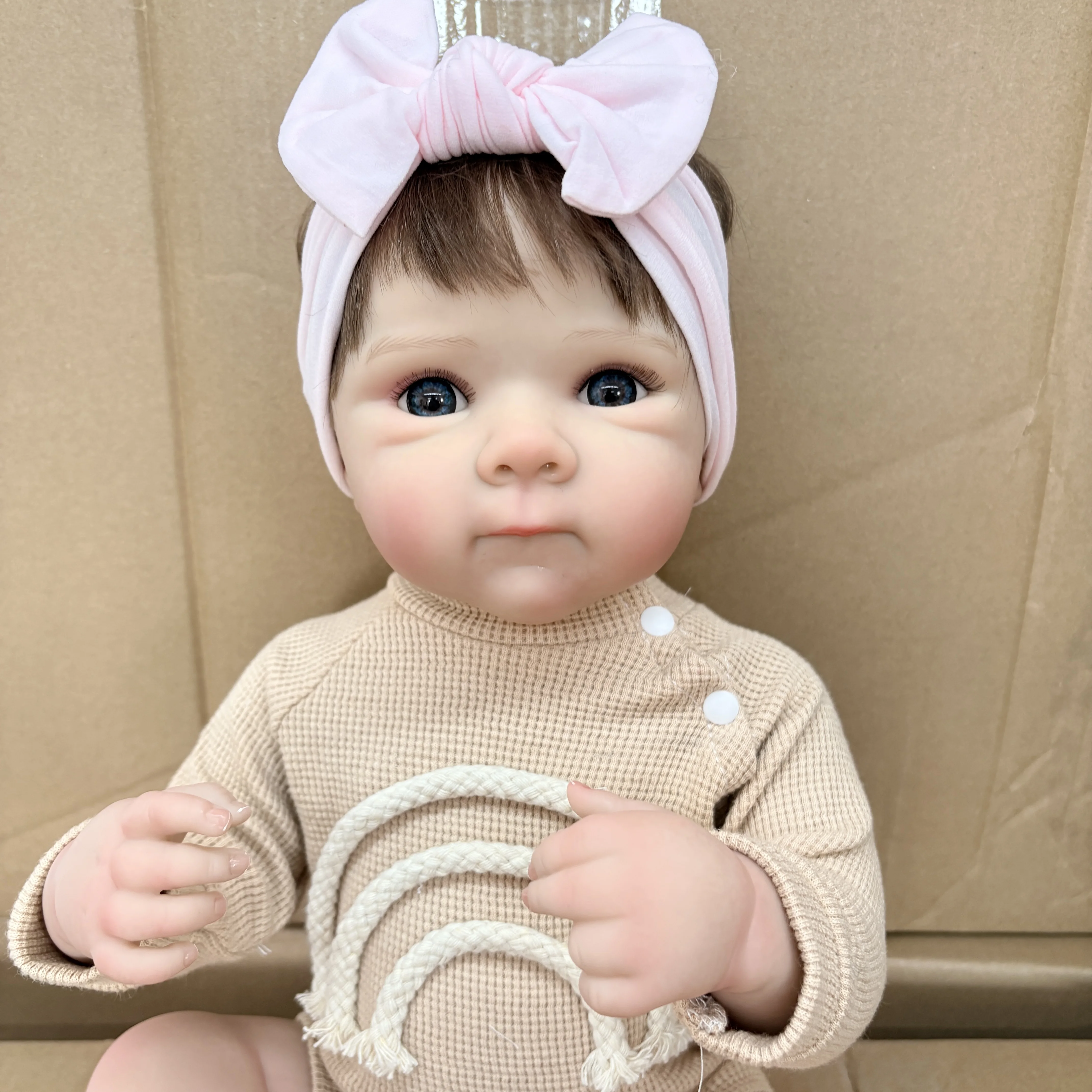 NPK 18' Realistisch Aussehende Vollvinyl-Fertigpuppe Reborn Bettie Kuscheliges Baby Mehrschichtige Bemalung 3D-Haut Venen-Details