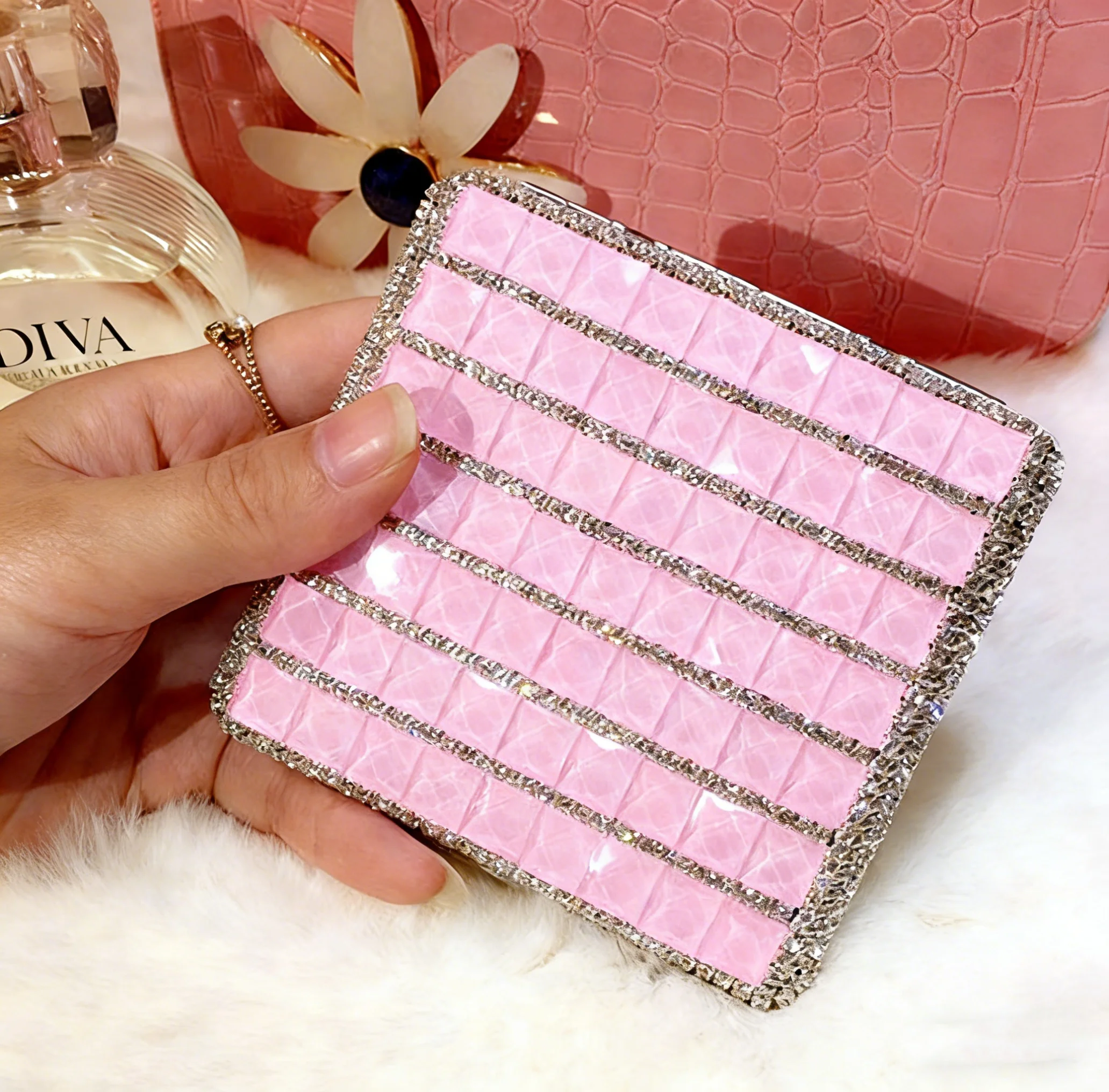 Women\'s Metal Cigarette Case 20pcs Capacity 84mm King Size, Shiny Rhinestone Exquisite Cigarette Box Holder