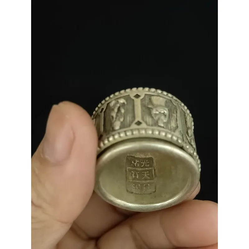 The Eight Immortals of Tibetan Silver Cross the Sea Finger Craftsmanship is exquisite, and the outer layer can rotate as a gift