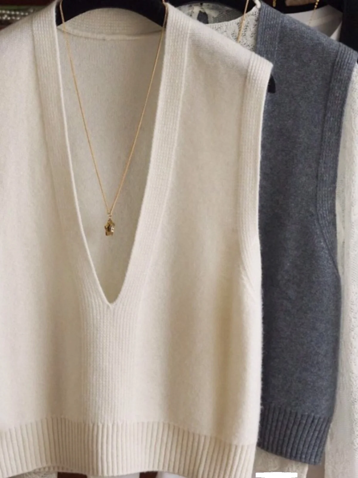 

Новый 100% чистый кашемир с v-образным вырезом, толстый кашемировый жилет Джокер, свободная повседневная одежда, жилет без рукавов.