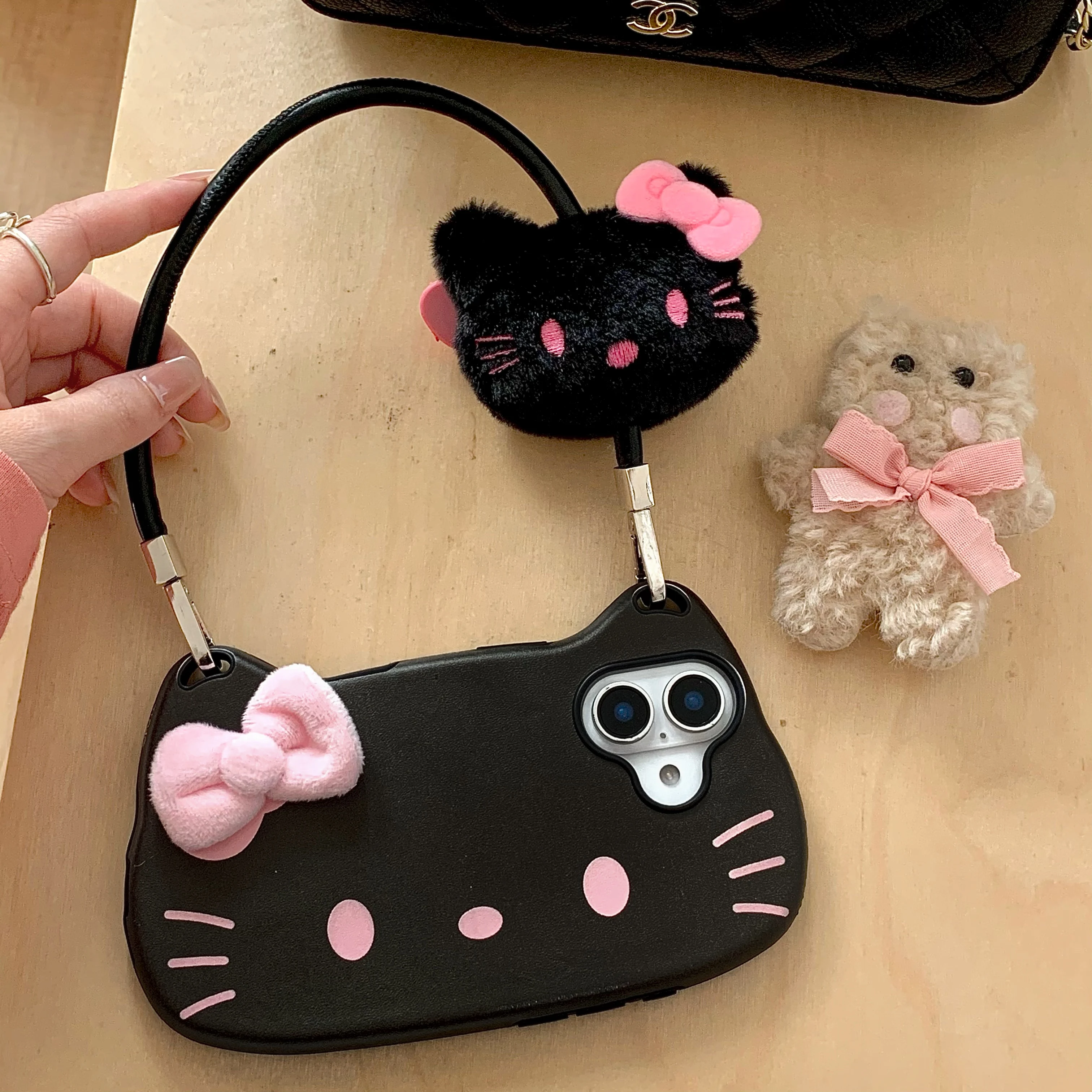 Кожаный чехол для телефона Hello Kitty с милым розовым и черным принтом и бантом для iPhone 16, 15, 14, 13 Pro Max Y2K Pretty Girl, задняя крышка с ремешком на руку Кожаный чехол для телефона Hello Kitty с милым розовым и черным принтом и бантом для iPhone 16, 15, 14, 13 Pro Max Y2K Pretty Girl, задняя крышка с ремешком на руку