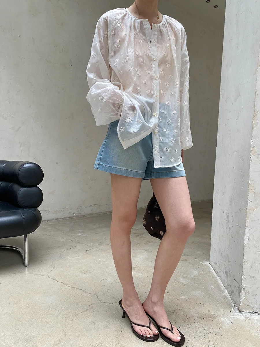 Sommerliche Damen-Casual-Shorts aus Denim in einfarbigem Design mit weitem Bein und A-Linie, figurschmeichelnd und als Hotpants geeignet. – Detail 21