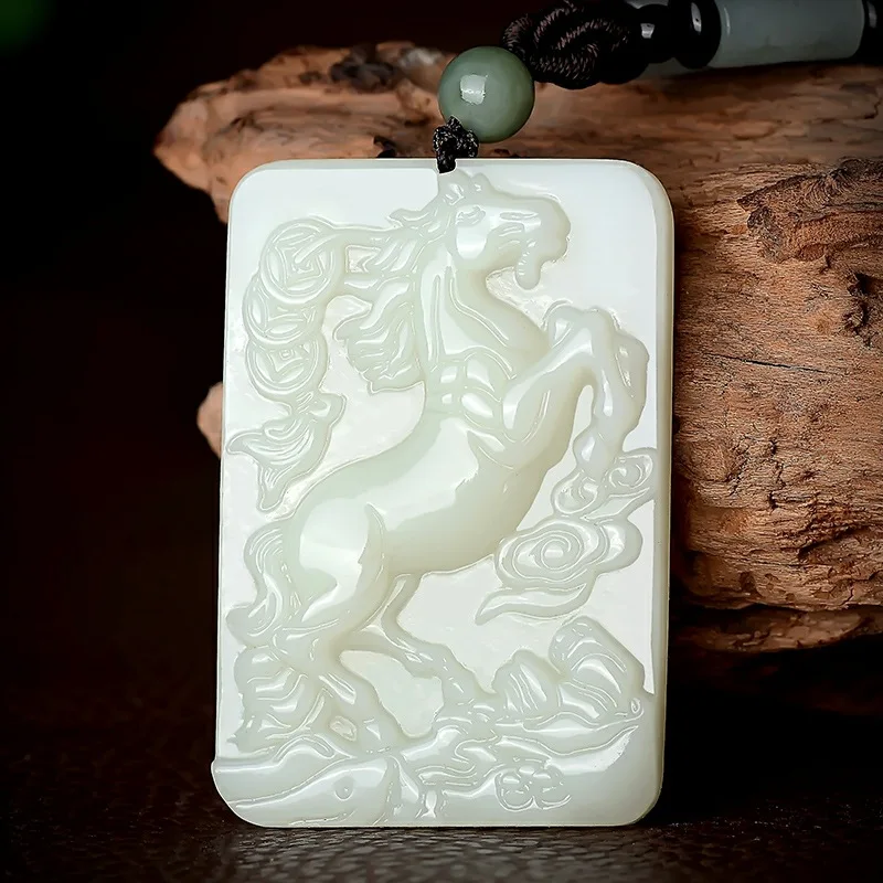 

Xinjiang Outer Mongolia material jade horse pendant jade zodiac horse brand will be successful immediately