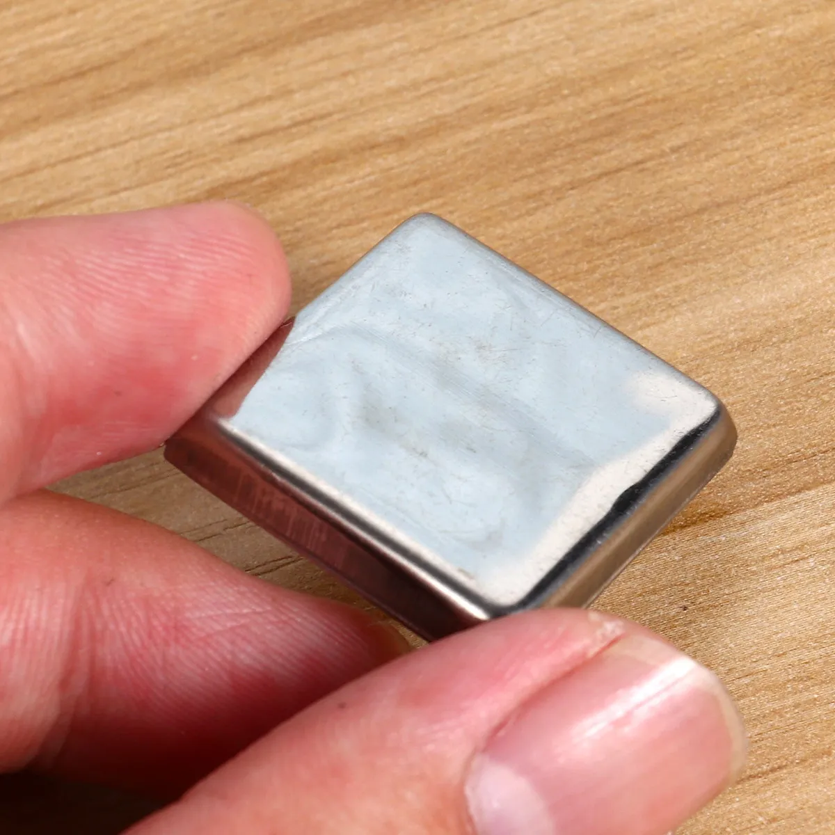 

60Pcs Empty Square Metal Pans Stainless Steel for Pressing Eyeshadow Blush Powder Pigments Lipstick Melting Craft Projects Tin