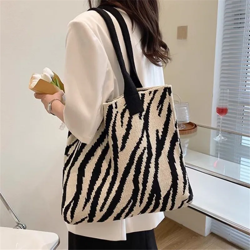 

Striped Knitting Bag, Commuter Large Capacity Tote Bags,Woven Handbag Shoulder Bag for Women Daily Use, Work, Shopping Outing