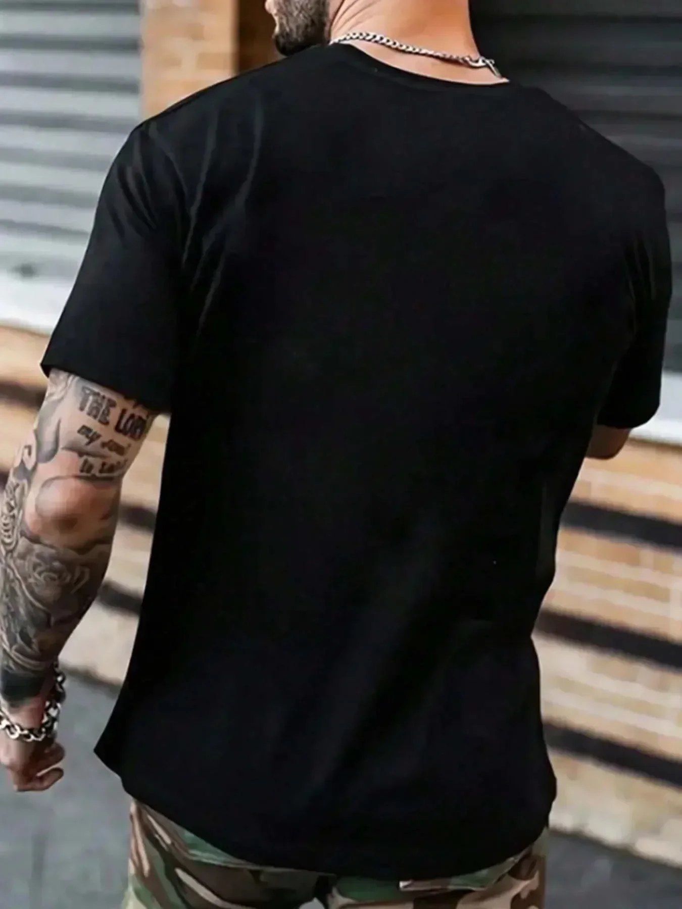 تي شيرت رجالي قطني بأكمام قصيرة مع نمط شجرة عيد الميلاد على طراز السباق، هدية مثالية لموسم عيد الميلاد