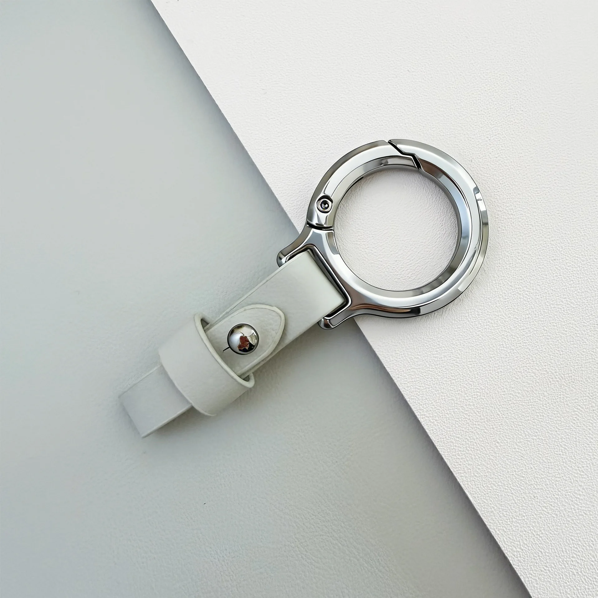 Herren-Schlüsselanhänger aus Zinklegierung und Leder, Anti-Verlust-Karabiner, langlebiger Schlüsselhalter, Organizer für den Gürtel, Geschenk – Detail 17