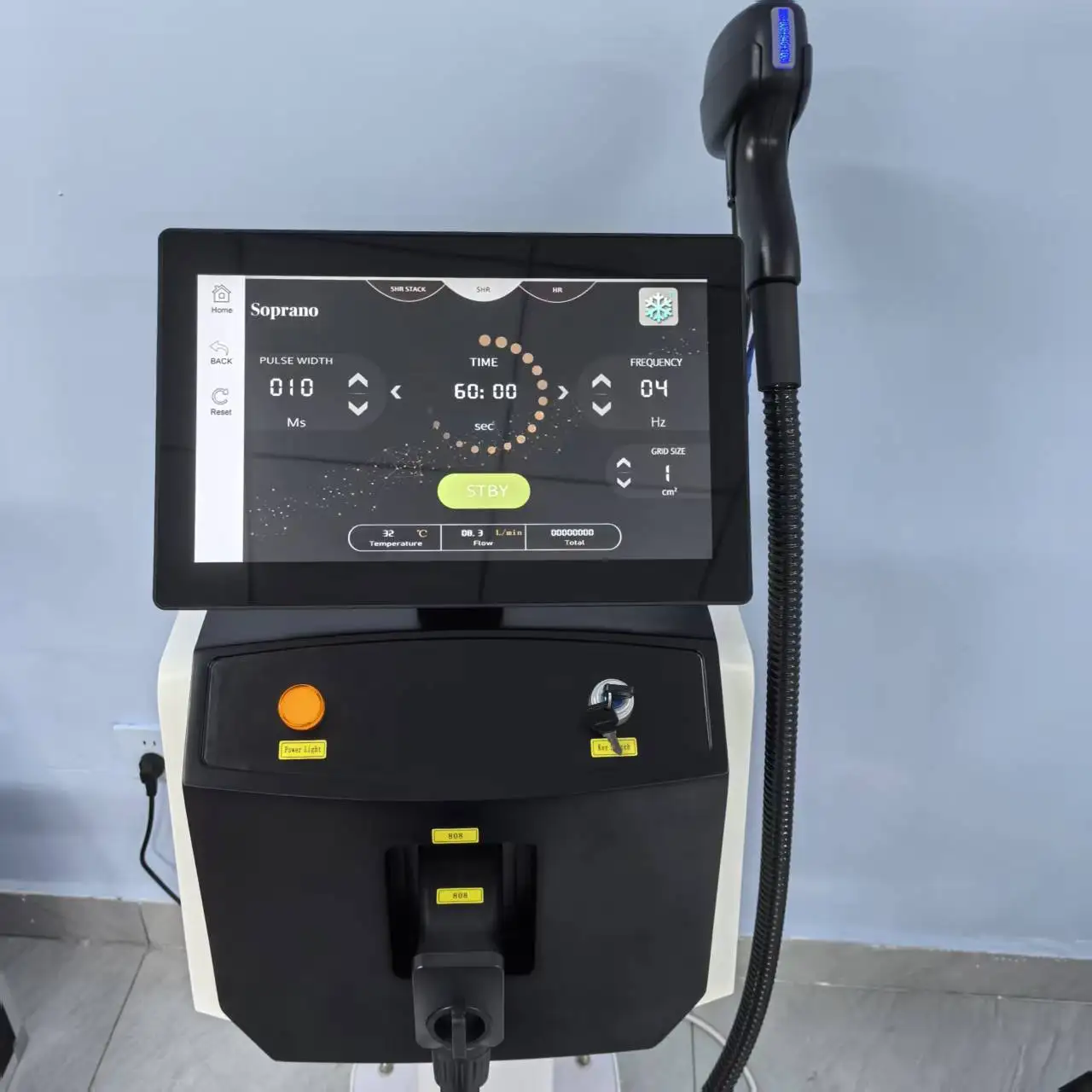 808 Diode Laser Machine Foldable HD Touch Screen 60 Million Shots 24 Hours Continuous Working Salon Hair Removal Instrument