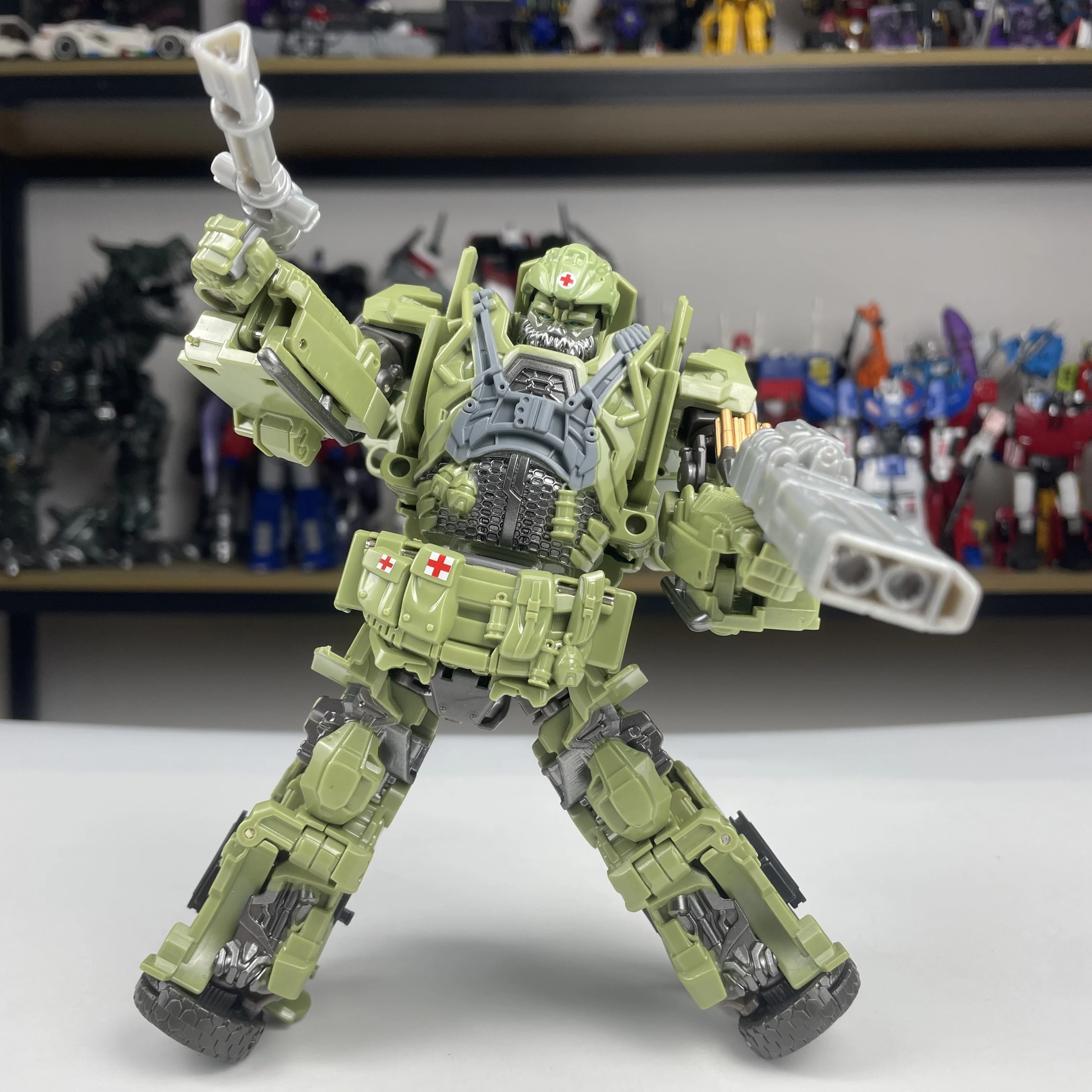 TAIBA juguetes transformadores YS06 18cm Hero Insspector versión de aleación película 5 Hound coche Robot modelo coleccionar figuras de acción