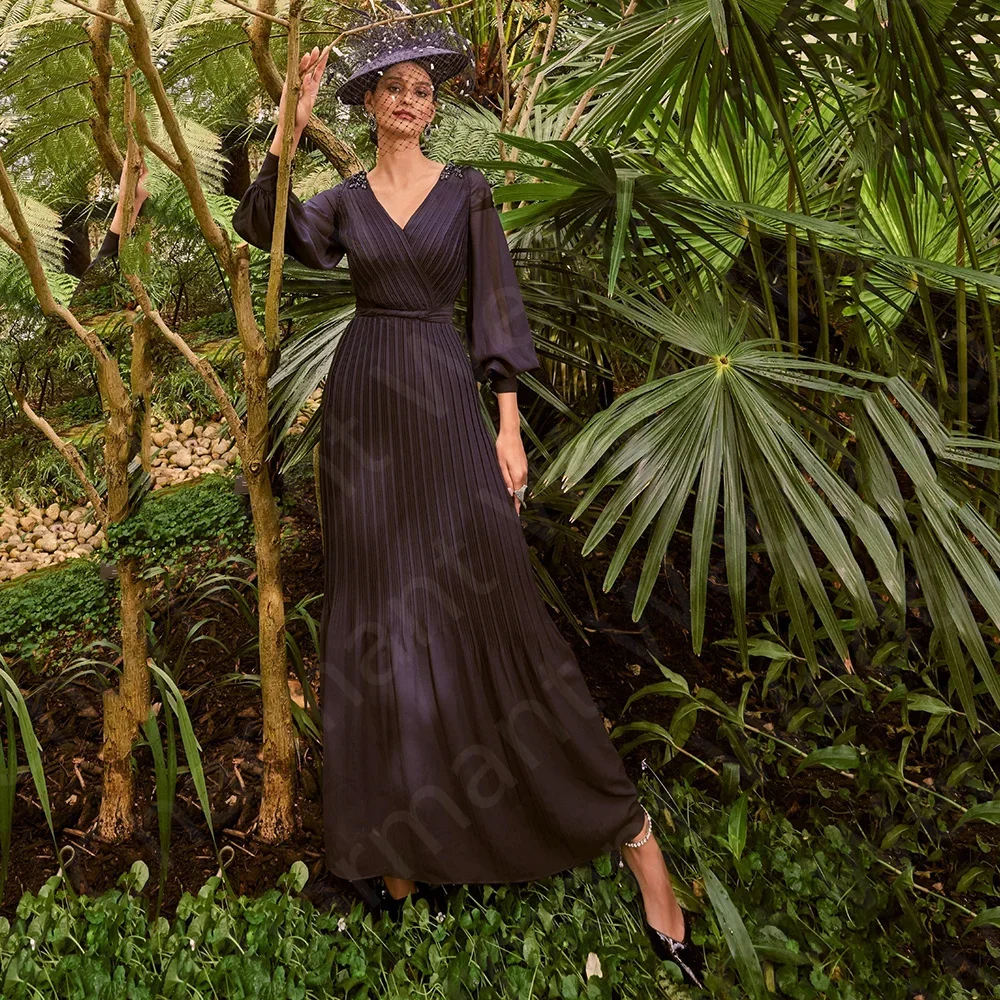 Modern Dark Navy Mother of the Bride Dresses Ankle Length Mother Gowns 2024 V Neckline Wedding Party Dresses 3/4 Sleeves Beaded