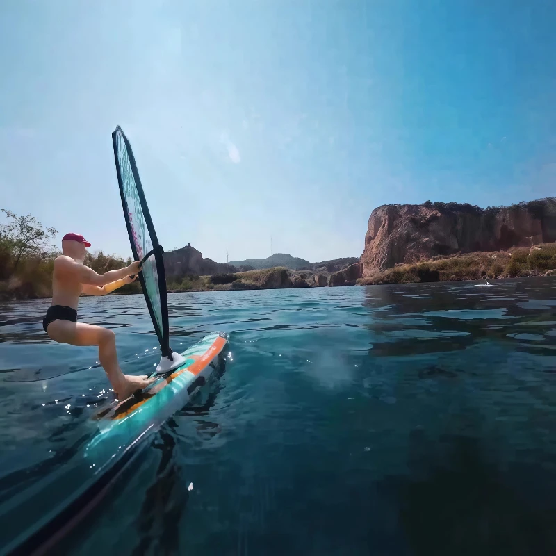 2,4G Mini RC Segelboot Hochgeschwindigkeits-Elektro-Rennboot Pool Fernbedienung Schiff Wasser Spielzeug für Kinder Indoor Outdoor Spielen