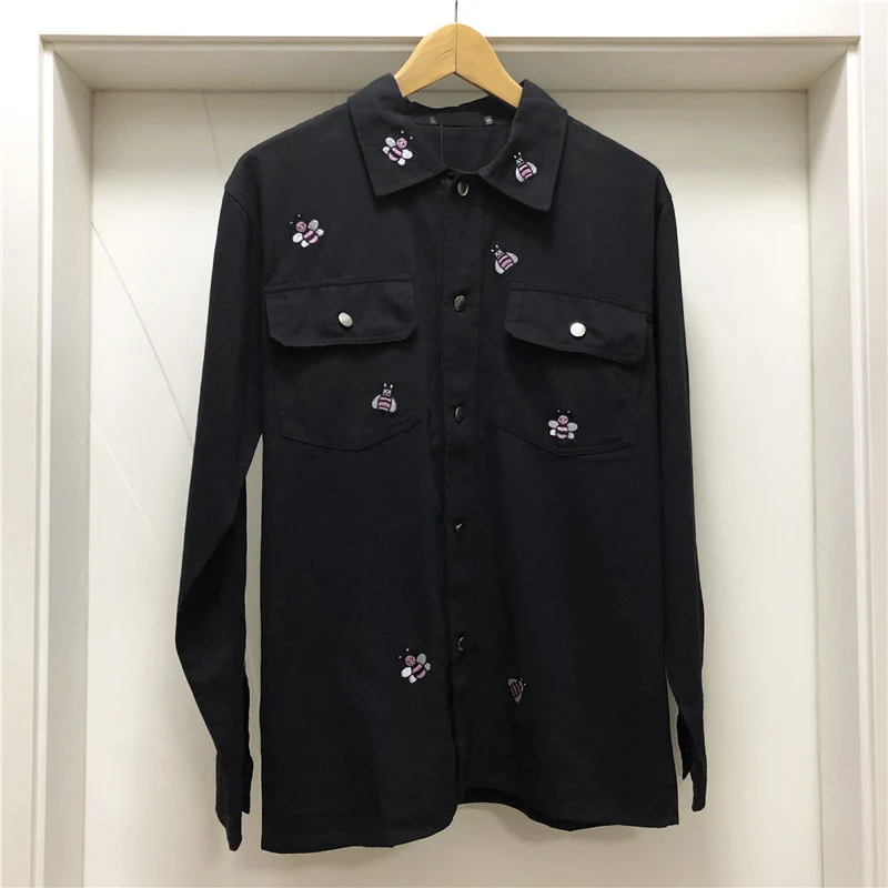 

New 2022 Men Classic Embroidery bee Denim Fashion Cotton Casual Shirts Shirt high quality Pocket Short-sleeves Top S 2XL #A147