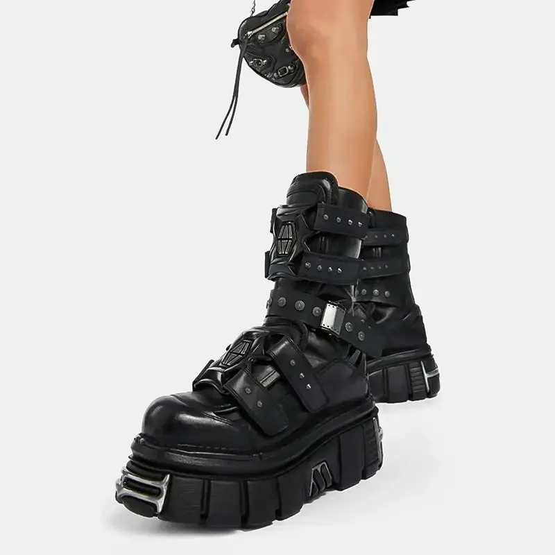 

2025 New Punk Rock Rivet Gothic Boots Thick Sole Street Rock 35-45 Sports Casual Shoes Men's and Women's Party Motorcycle Boot
