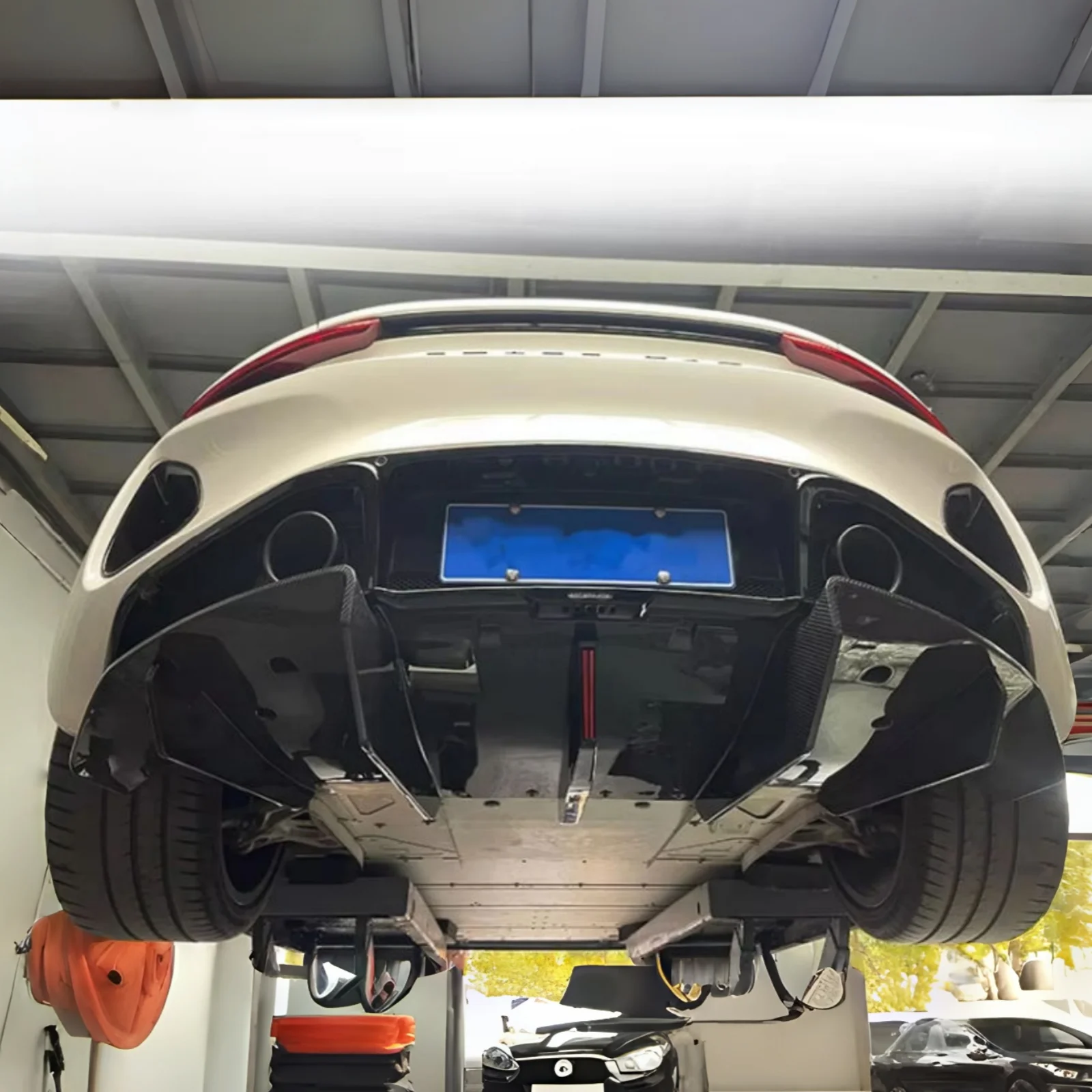 For 2023+ Lotus Emira V Style Dry Carbon Rear Diffuser Rear Bumper Splitter Lower Lip Exterior Body Kit