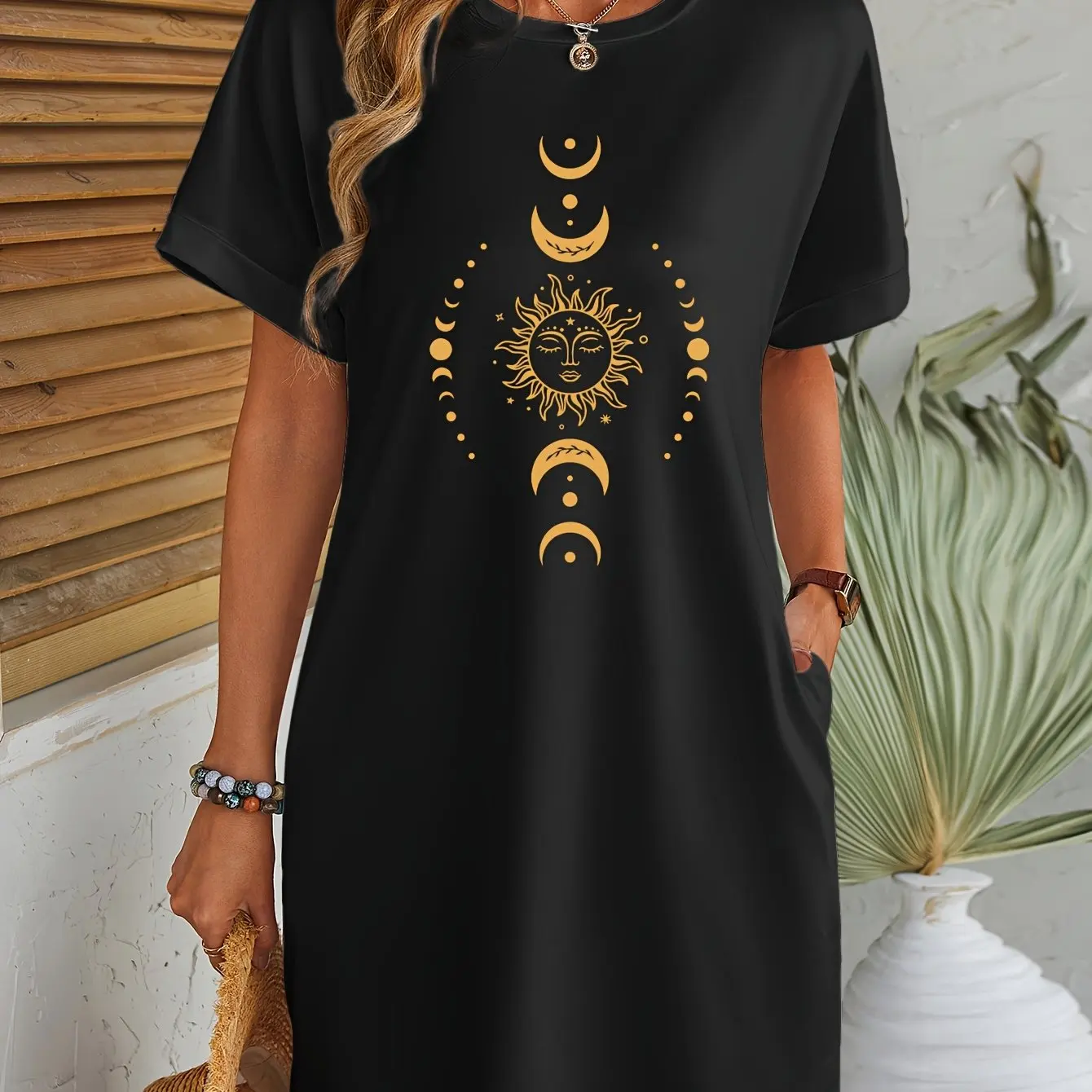 Women's summer casual plus size portrait abstract print large round neck short sleeved pocket dress