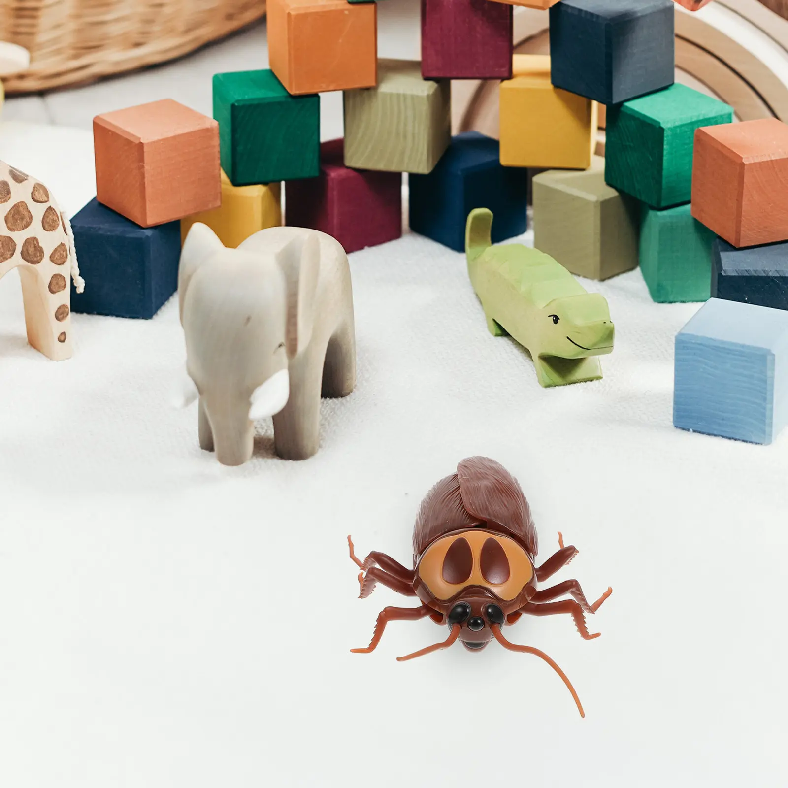 مجموعة واحدة من نموذج حيوان الصراصير الكهربائي المتحرك بالتحكم عن بعد، دعابة مضحكة، زينة للمهرجانات، لعبة مخيفة وممتعة، نموذج حيوانات وهمية