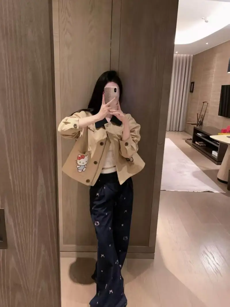 Hello Kitty Top Cappotto Ragazze Bella Giacca retrò a maniche lunghe Y2K Felpa Hot Cartoon Risvolto Casual Versatile Abbigliamento da lavoro da strada