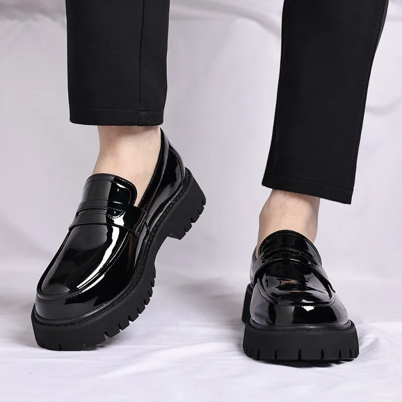 

New Casual Men Thick Soled Loafers with Mirror Finish Simple Elegant Fashionable Business Oriented