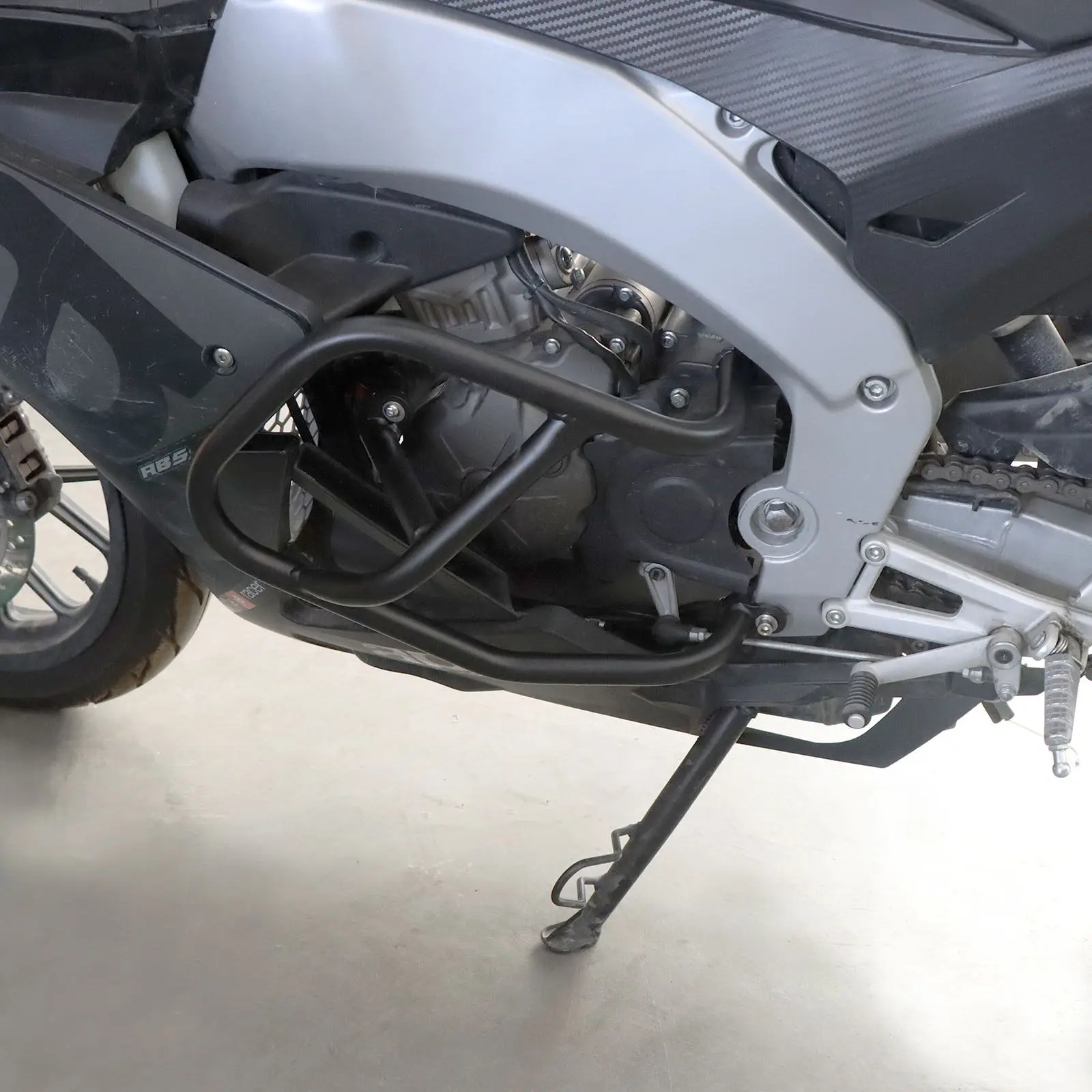 Suitable for Aprilia GPR250 Engine Protection Bar Body Bumper Anti-Fall Guard Motorcycle Safety Equipment view 4