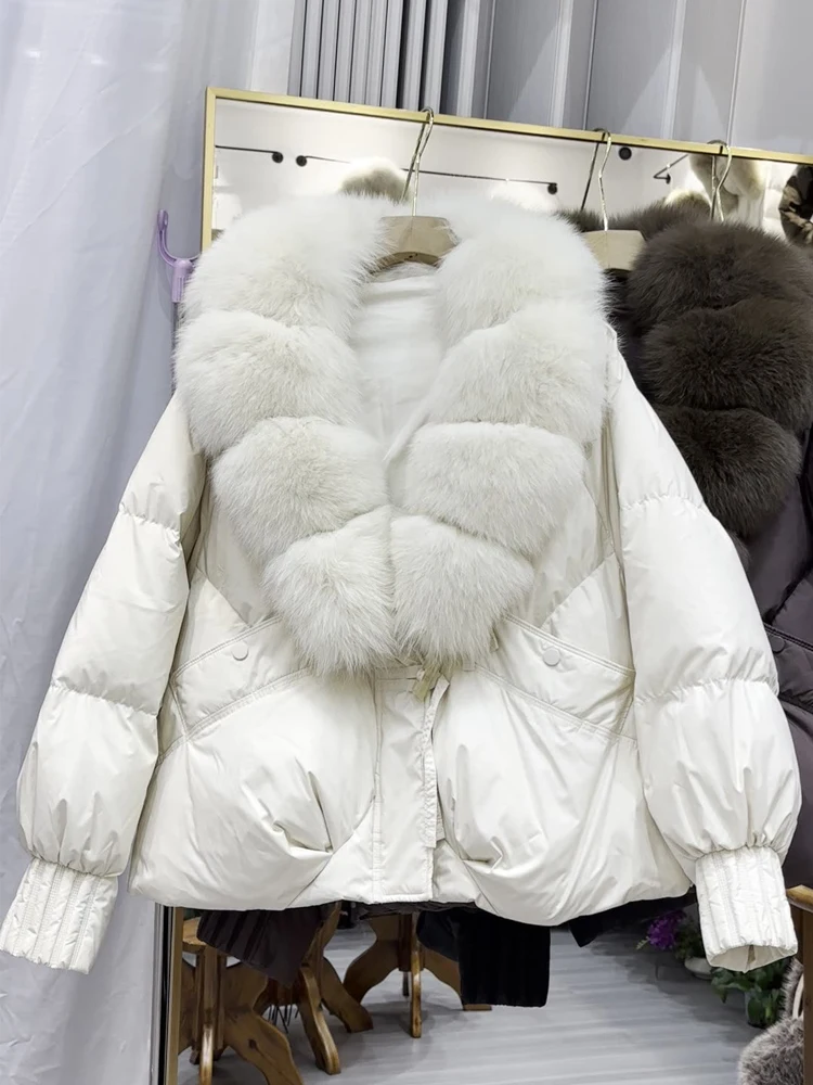 سترة نسائية فاخرة بياقة من الفرو الحقيقي للشتاء الدافئ 2026 معطف منتفخ قصير عالي الجودة ملابس خارجية كبيرة الحجم للسيدات INKEO DJ630