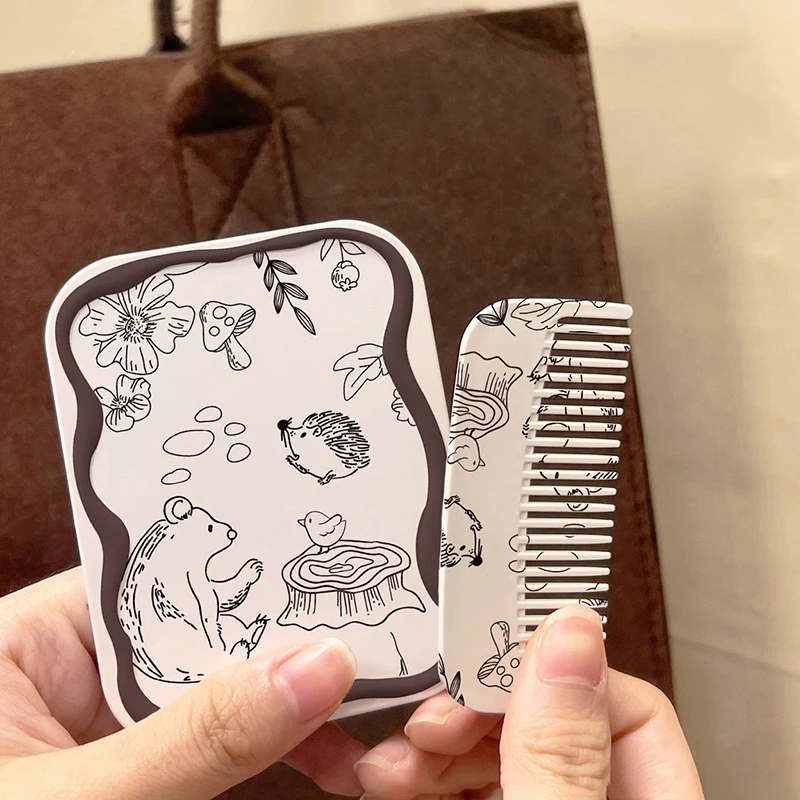 Cartoon Hedgehog Pattern Flip-Top Folding Makeup Mirror Portable Pocket Mirror Rectangle Cosmetic Mirror With Comb For Women