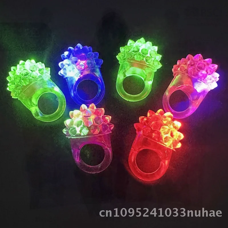 

TPR Soft Glue Strawberry Ring LED Luminous Party Cheer Fluorescent Finger Light Semi-Manual Mechanical Plastic Accessory